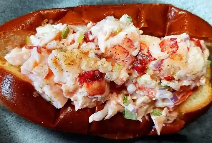 Best Lobster Roll in Boston