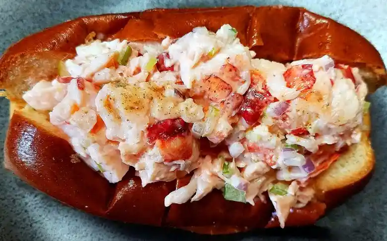 Best Lobster Roll in Boston